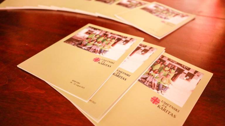 Umetniki odprli vrata do ljudi v stiski