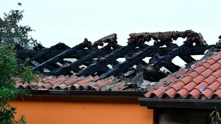 V Krogljah silovit požar uničil hišo