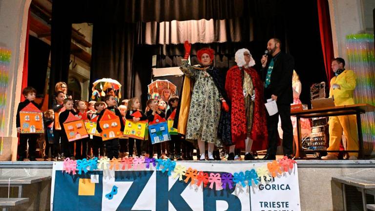 Pustni defile najmlajših na Opčinah