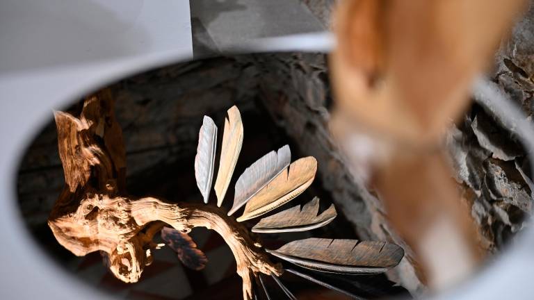 Kiparski objekti, ki ustvarjajo razpetost med zemljo in nebom