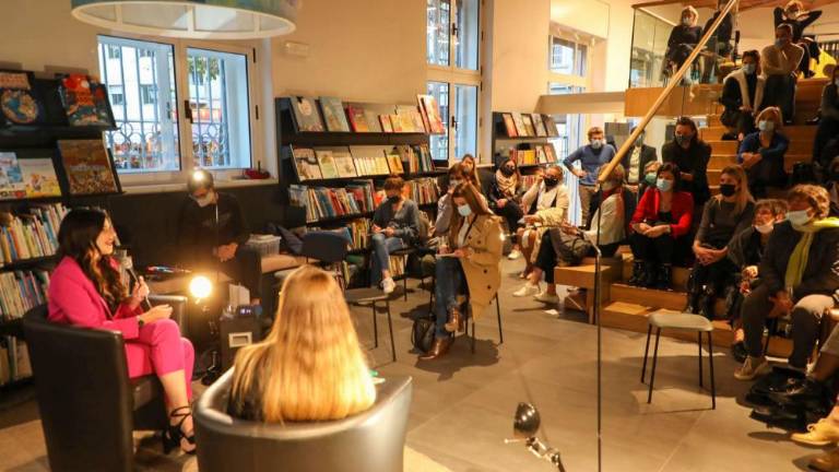 Črna barva ne pristaja vsem ...