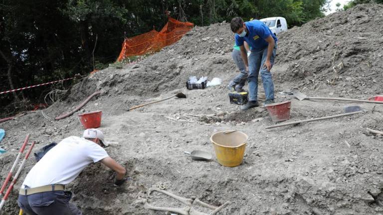So na goriškem gradu pokopali v Šempetru zajete ranjence in civiliste?