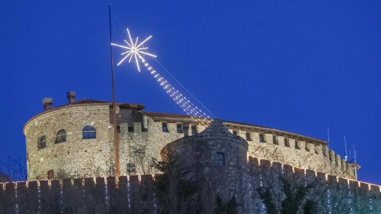 Silvestrovanje s »tihim« ognjemetom in brez stekla