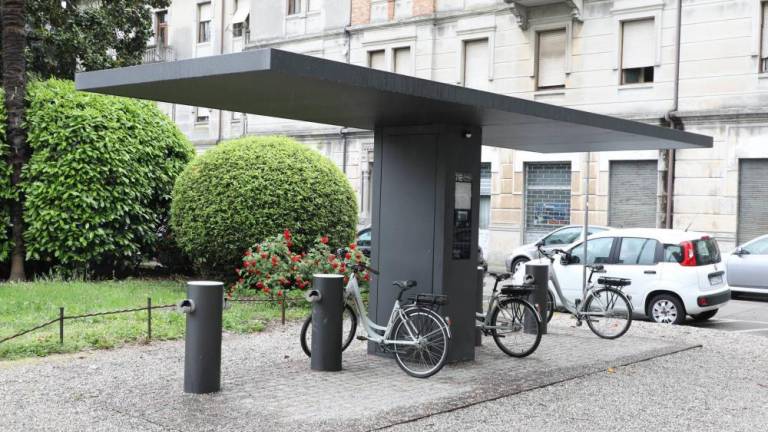 Spet odpirajo mestne izposojevalnice koles