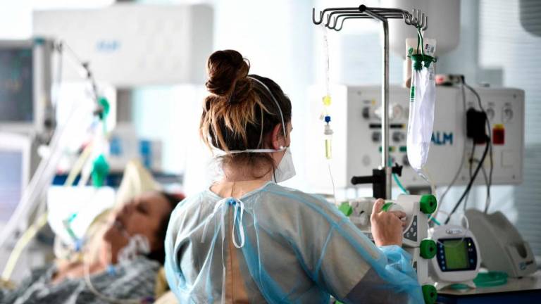 Bolnišnice v Sloveniji še vedno pod pritiskom
