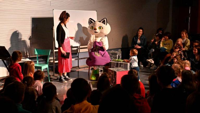 Pravljicam posvetili cel dan