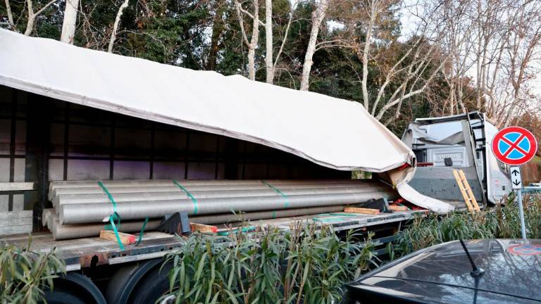 Tovornjak izgubil tovor drogov