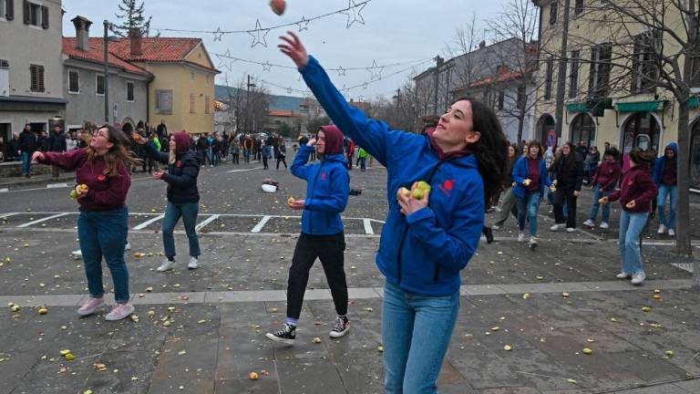 Starodavni običaj lučanja v Boljuncu