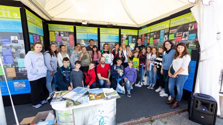 Jadralski festival stopa v živo tudi s stojnicami