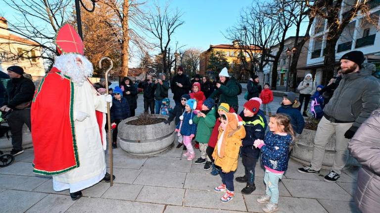 Miklavž obdaril otroke