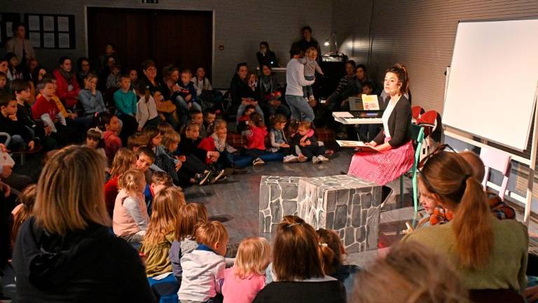 Pravljicam posvetili cel dan