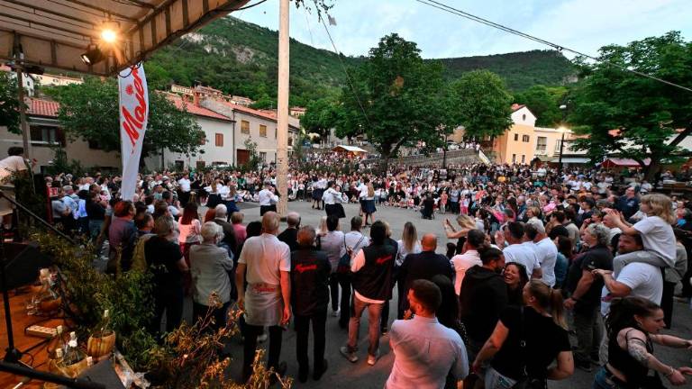 Prvi ples parterjev in parterc