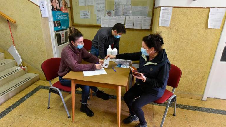 Zbiranje podpisov proti fašistični propagandi s polno paro