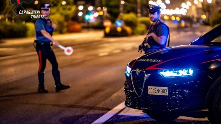 Med nočnimi kontrolami pri Topolinih aretirali moškega na begu