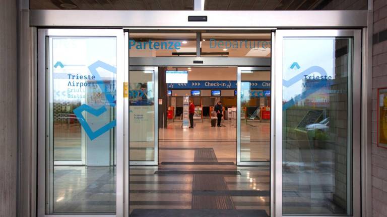 Aretirali tatu z ronškega letališča