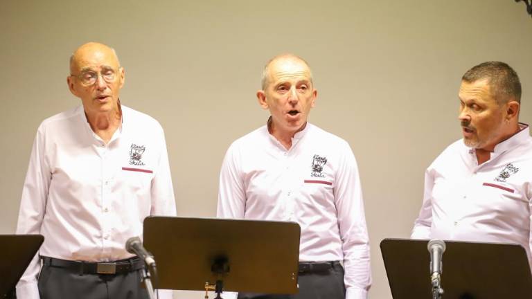 Pevski poklon Oliverju Dragojeviću