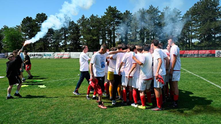 Združena nogometna ekipa Vesna Zarja pokrajinski prvak U16