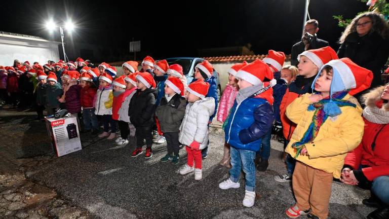 Prižig prazničnih lučk v Nabrežini in na Proseku
