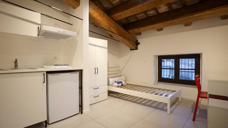 Novogoriška univerza odprla svoj študentski dom sredi Gorice (FOTO)