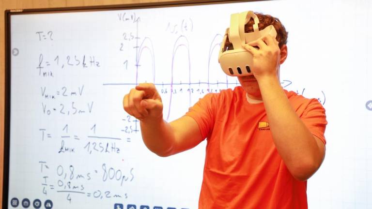 Slovenske drugostopenjske srednje šole na stežaj odprle vrata