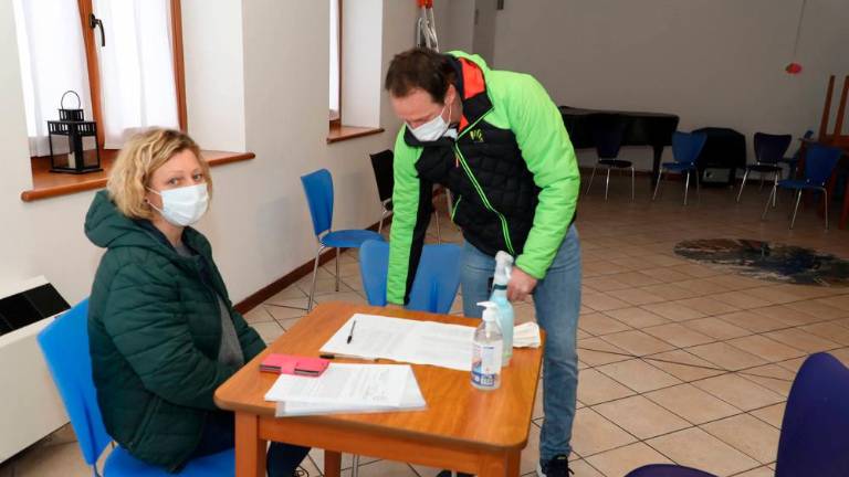 Zbiranje podpisov proti fašistični propagandi s polno paro