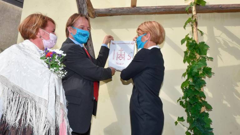 Ob 70-letnici Kmečke zveze trta prijateljstva in nova etiketa prosekarja