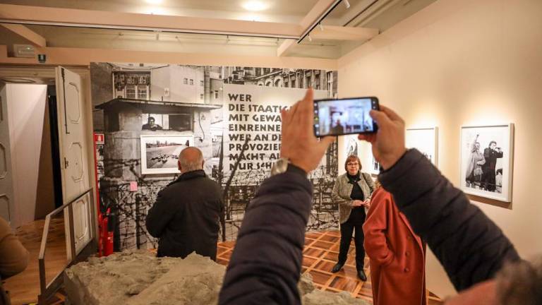 Pogled na vojno skozi objektiv priznanih fotografov