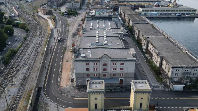 Ob visokih obiskih številne prometne omejitve