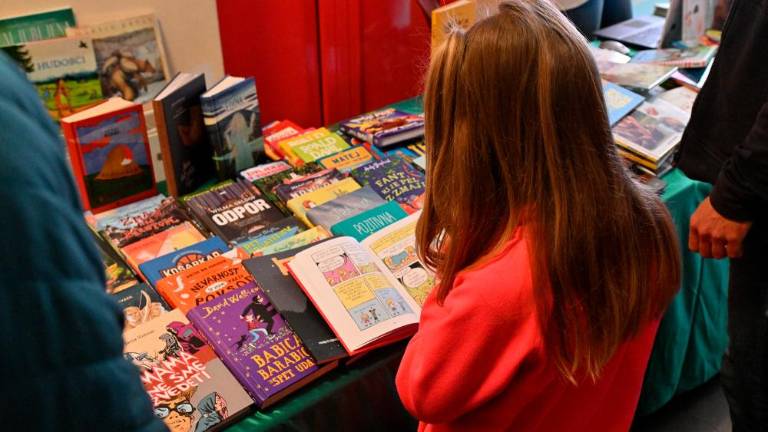 Pravljicam posvetili cel dan