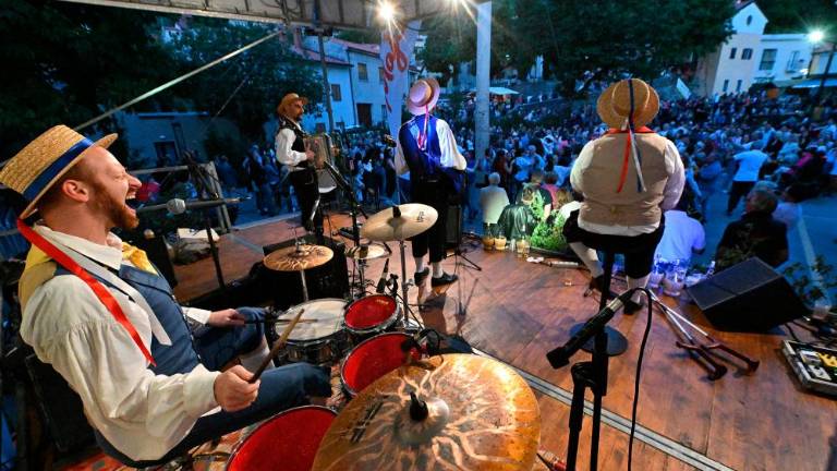 Prvi ples parterjev in parterc