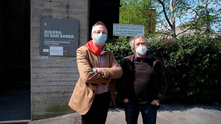 Spoštljiv poklon padlim ob 25. aprilu