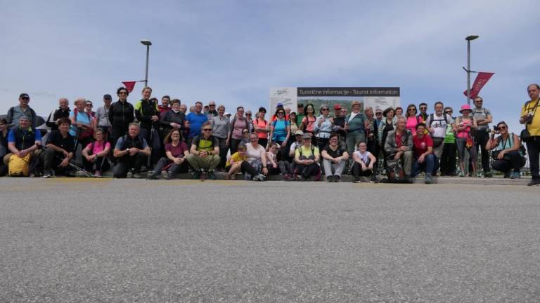 Pohod ob prvem maju povezal Brda