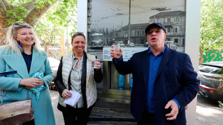 V Trstu sedem novih vodomatov