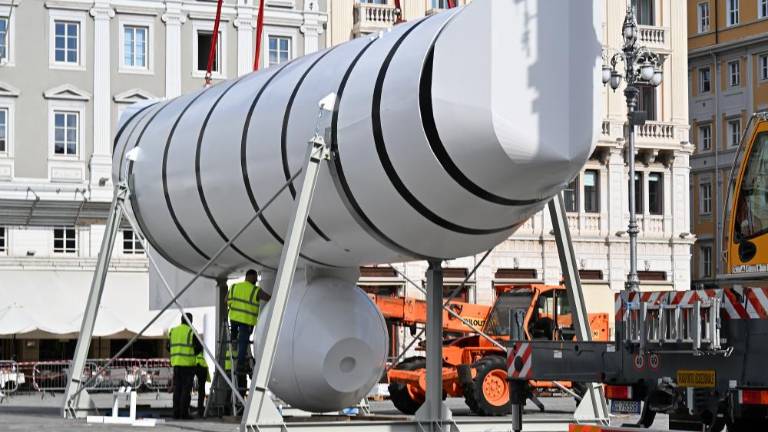 Prispela je kopija batiskafa Trieste