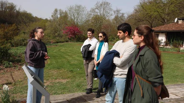 Vrt Viatori je zadehtel v pisanem cvetju