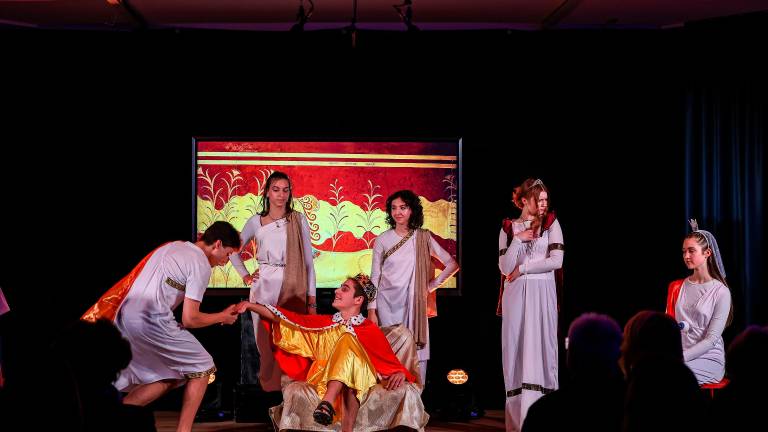 Goste popeljali v antični svet