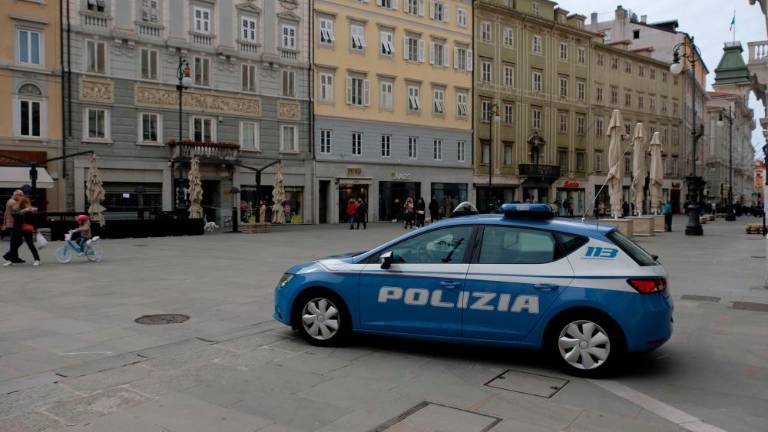 Sonce privabilo na ulice kolesarje in tekače