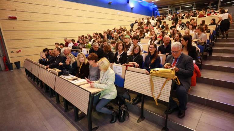 Dijaki poskrbeli za virtualni obisk Palače Attems Petzenstein