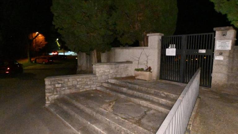 V nabrežinski dolini zagledal razpadlo truplo