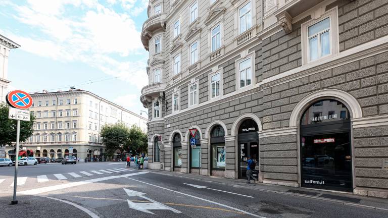Brez elektrike so ostali tudi na območju okrog Ulice Carducci (ARHIV)