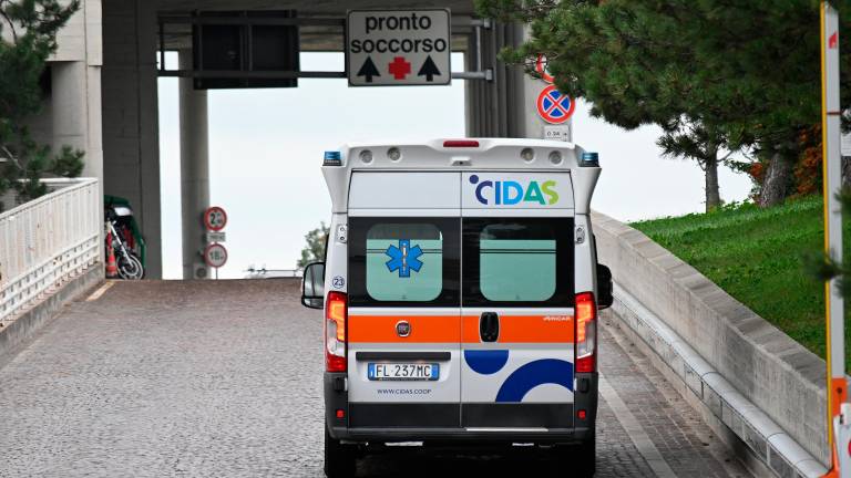 V trčenju na Cesti za Bazovico se je huje poškodoval motorist