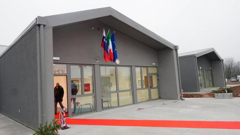 V Sovodnjah množično in prisrčno ob odprtju nove šole