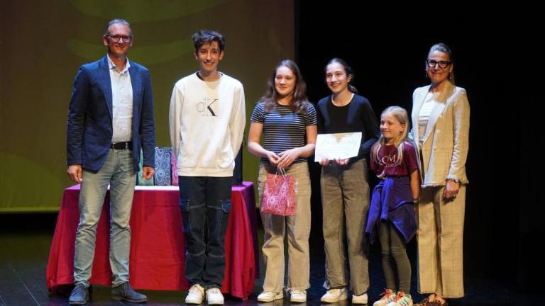 Nagradili devet premiernih uprizoritev