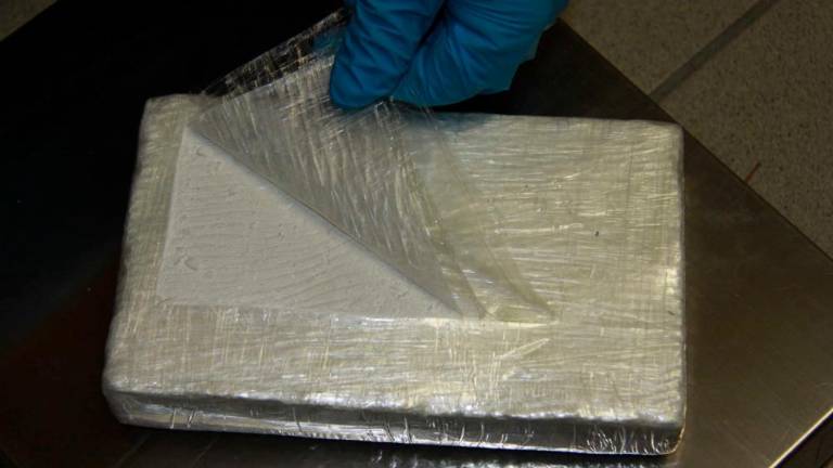 V Trstu aretirali tri razpečevalce in zasegli kilogram kokaina