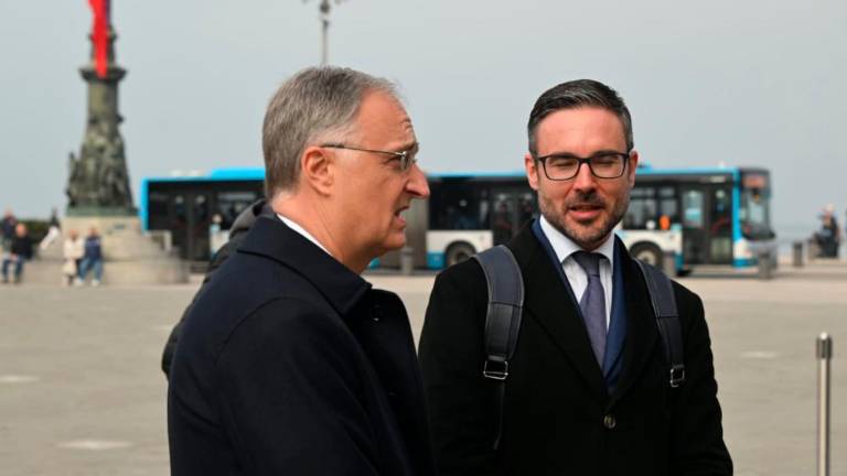 Današnji prizori z Velikega trga (foto)