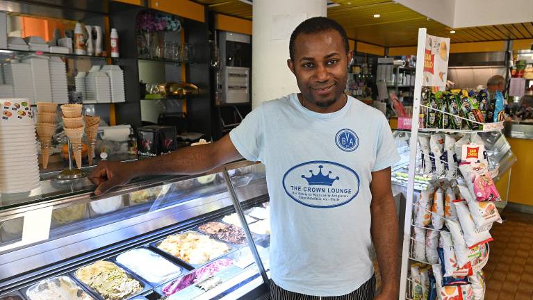 Prebivalce Kolonkovca »rešuje« nigerijski slaščičar