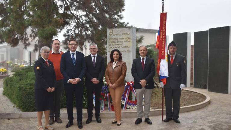 Proti vojnam in totalitarizmom z gradnjo mostov