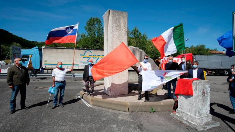 Italijanska in slovenska vlada naj poskrbita tudi za čezmejne delavce