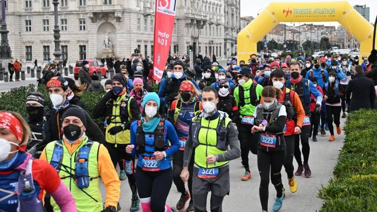 Teci tudi ti z nami ...