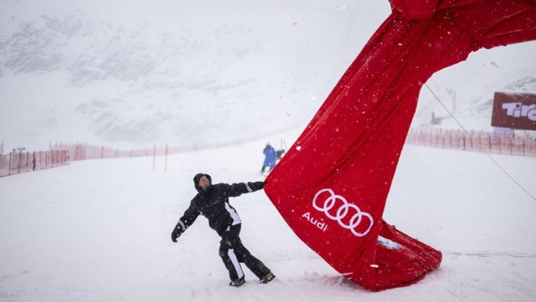 Prvi ženski veleslalom zaradi slabih vremenskih razmer odpovedan